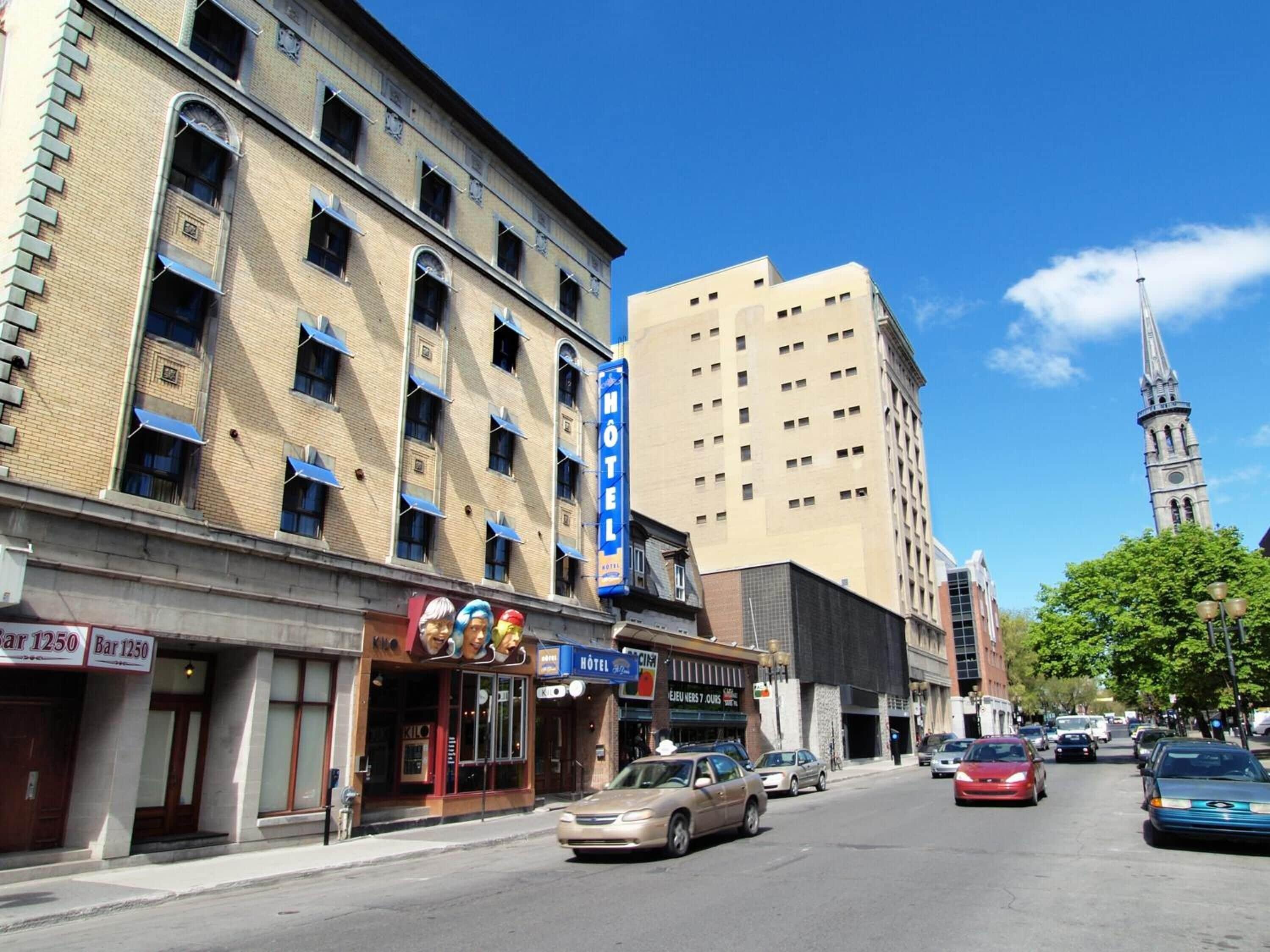 5 Central Hotels in Quartier des Spectacles Worth Booking