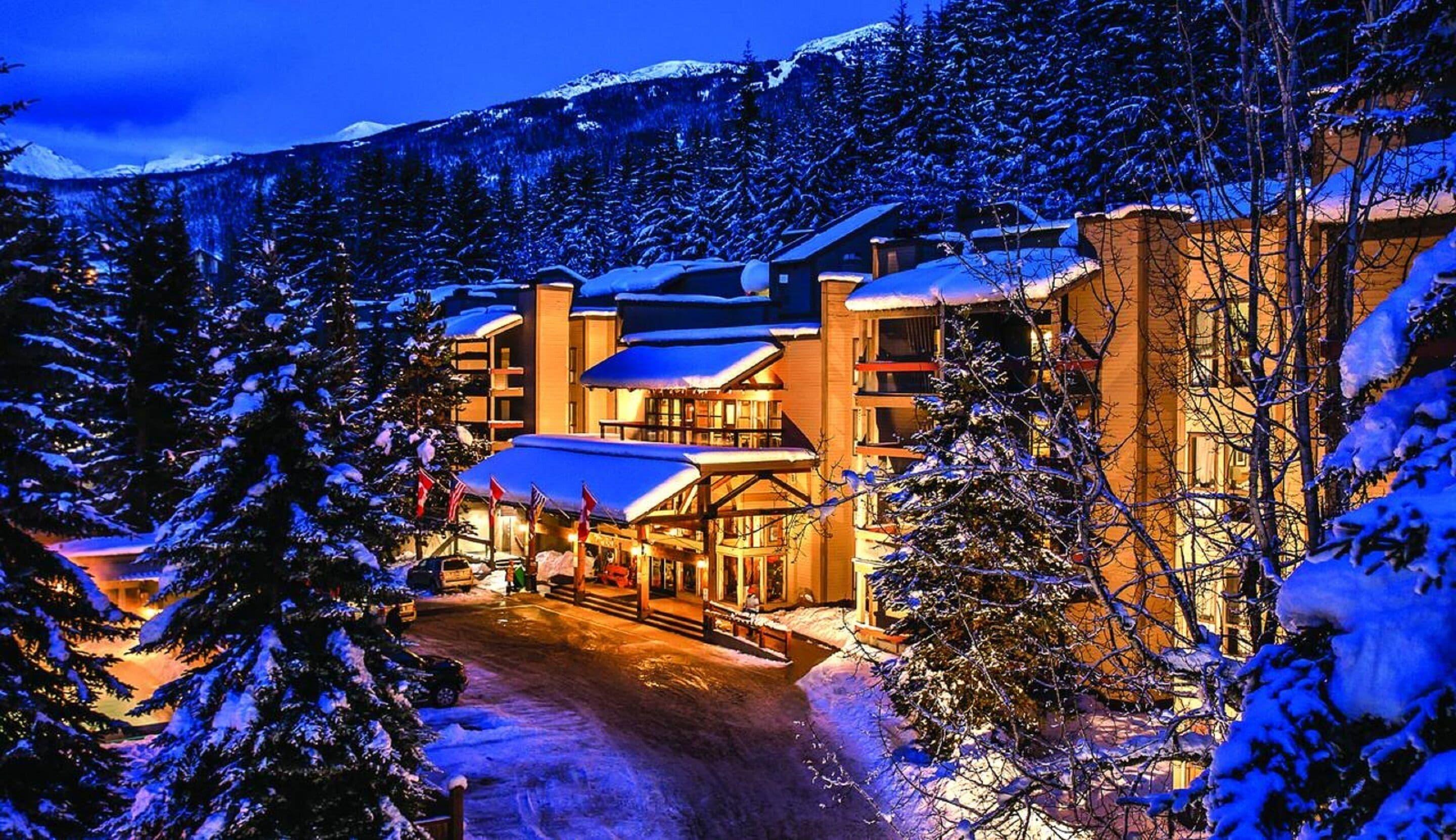 9 Golf Hotels in Whistler Village Worth Booking Now