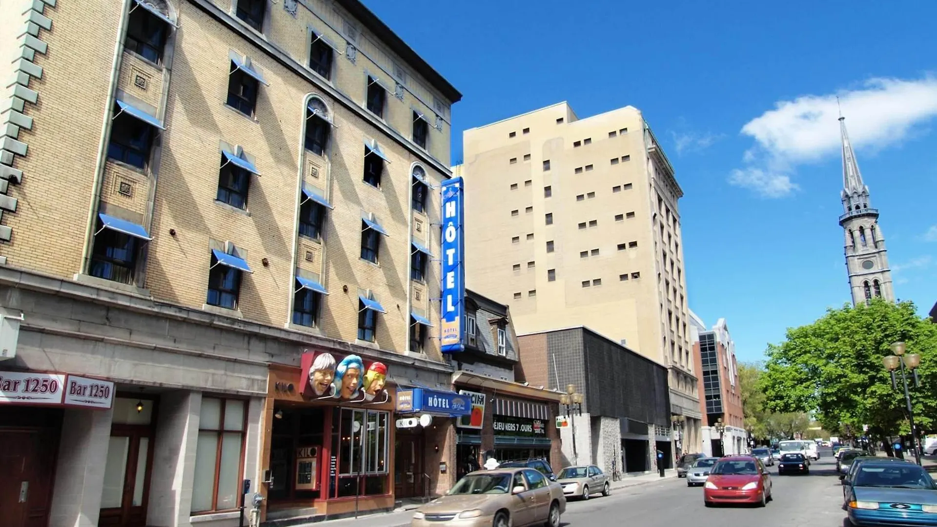 5 Central Hotels in Quartier des Spectacles Worth Booking