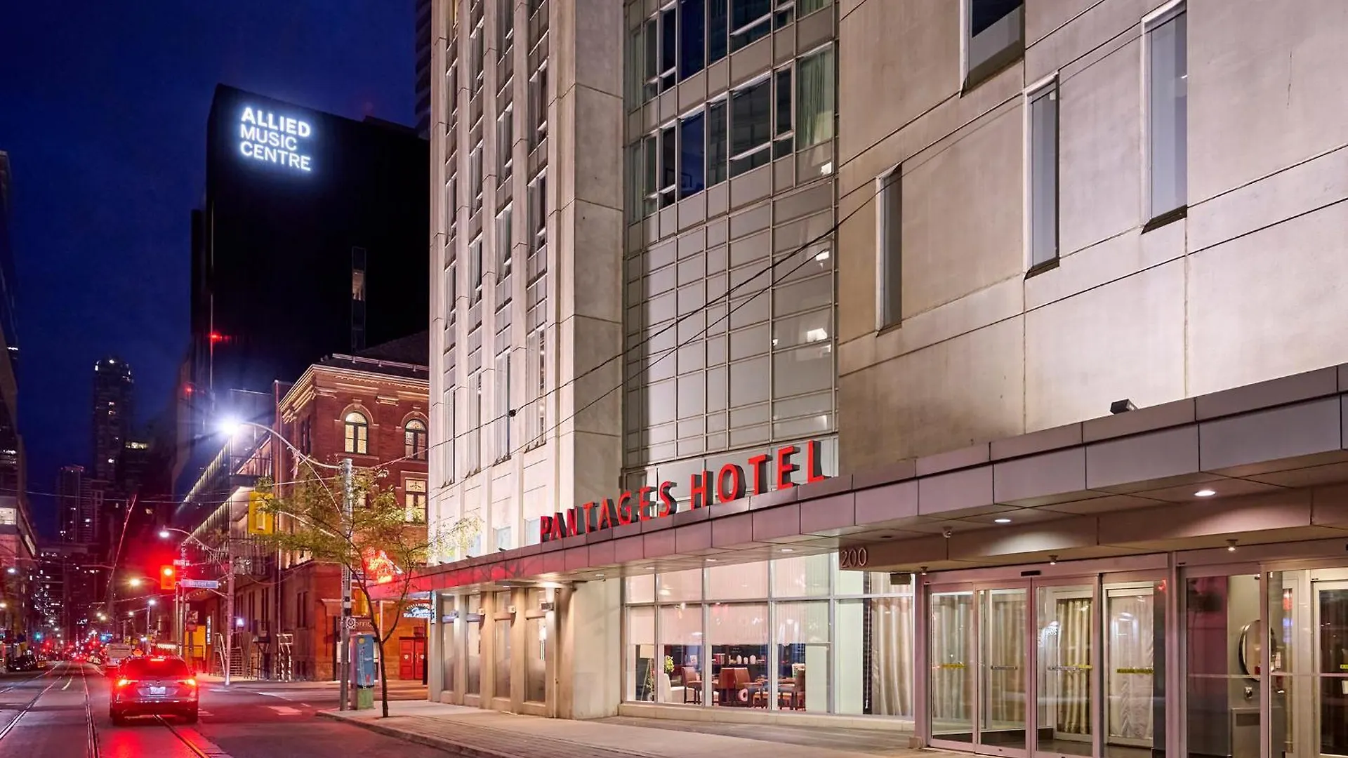 Staying in Downtown Toronto: 15 Boutique Hotels Compared