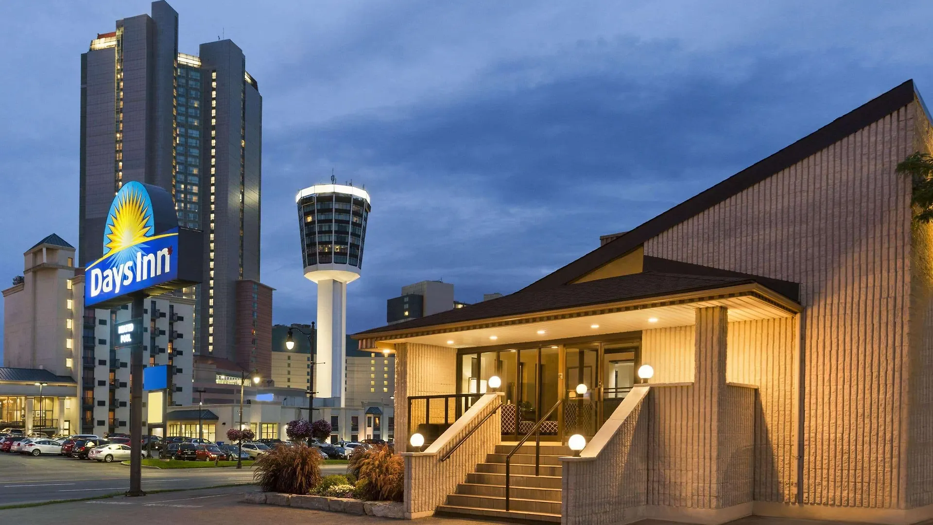 14 Central Hotels in Fallsview That Put You at the Heart of Niagara
