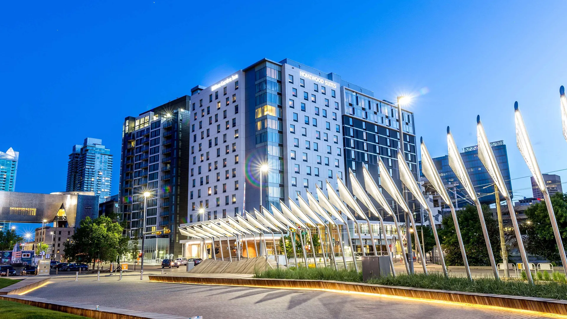 Where to Stay in Downtown Calgary: 3 Top Airport Hotels