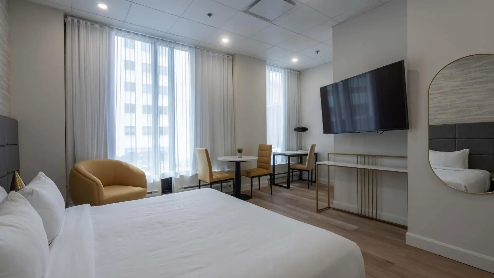 15 Central Montreal Hotels Close to Atwater Market