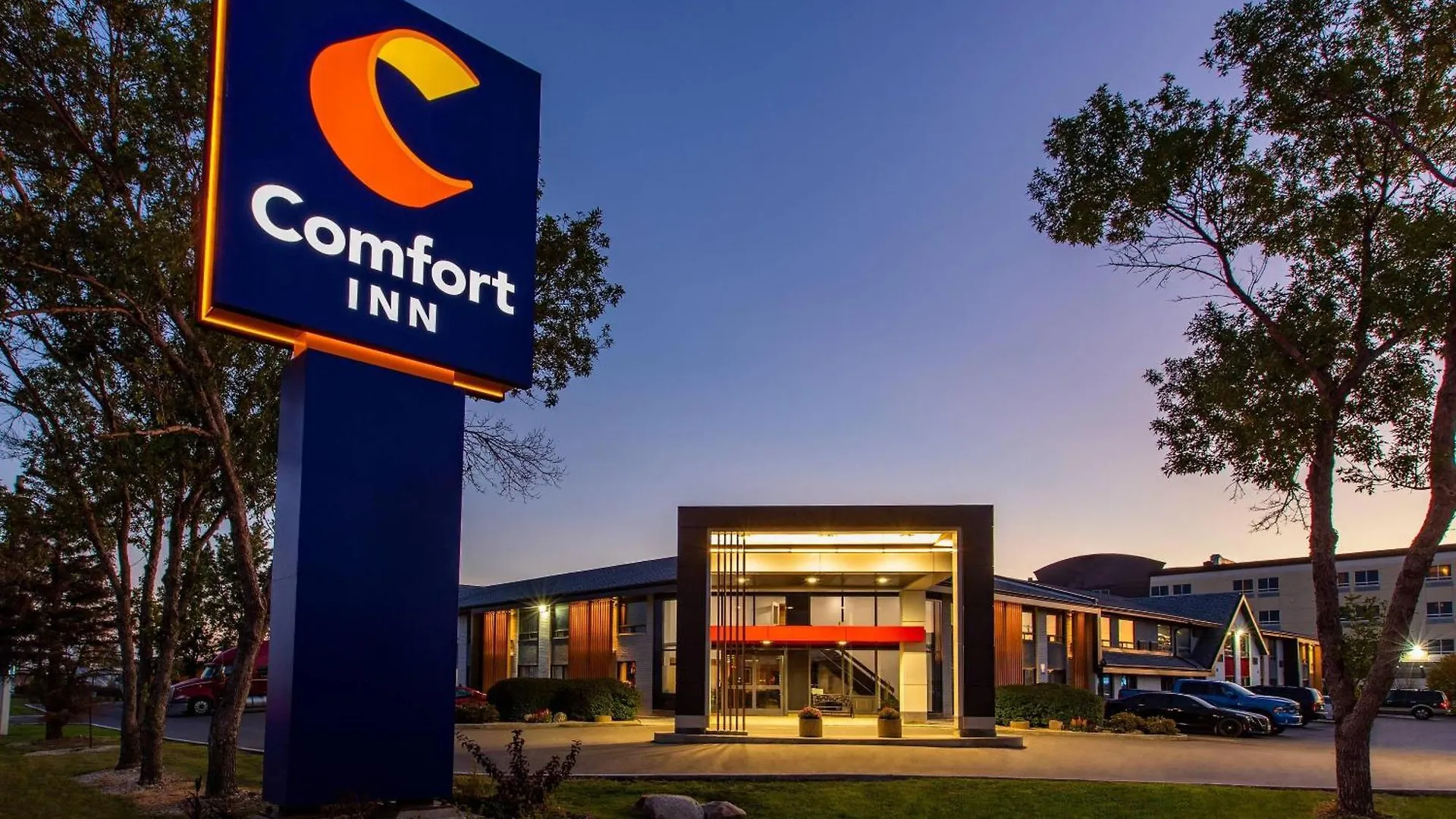 9 Top-Rated Airport Hotels Near Western Canada Aviation Museum
