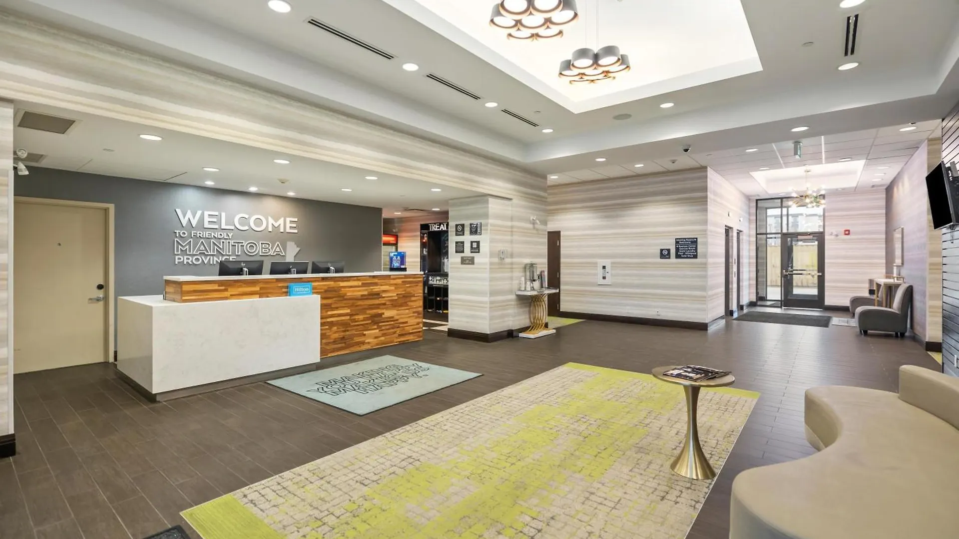 15 Airport Hotels Near Assiniboine Park Zoo for Easy Access