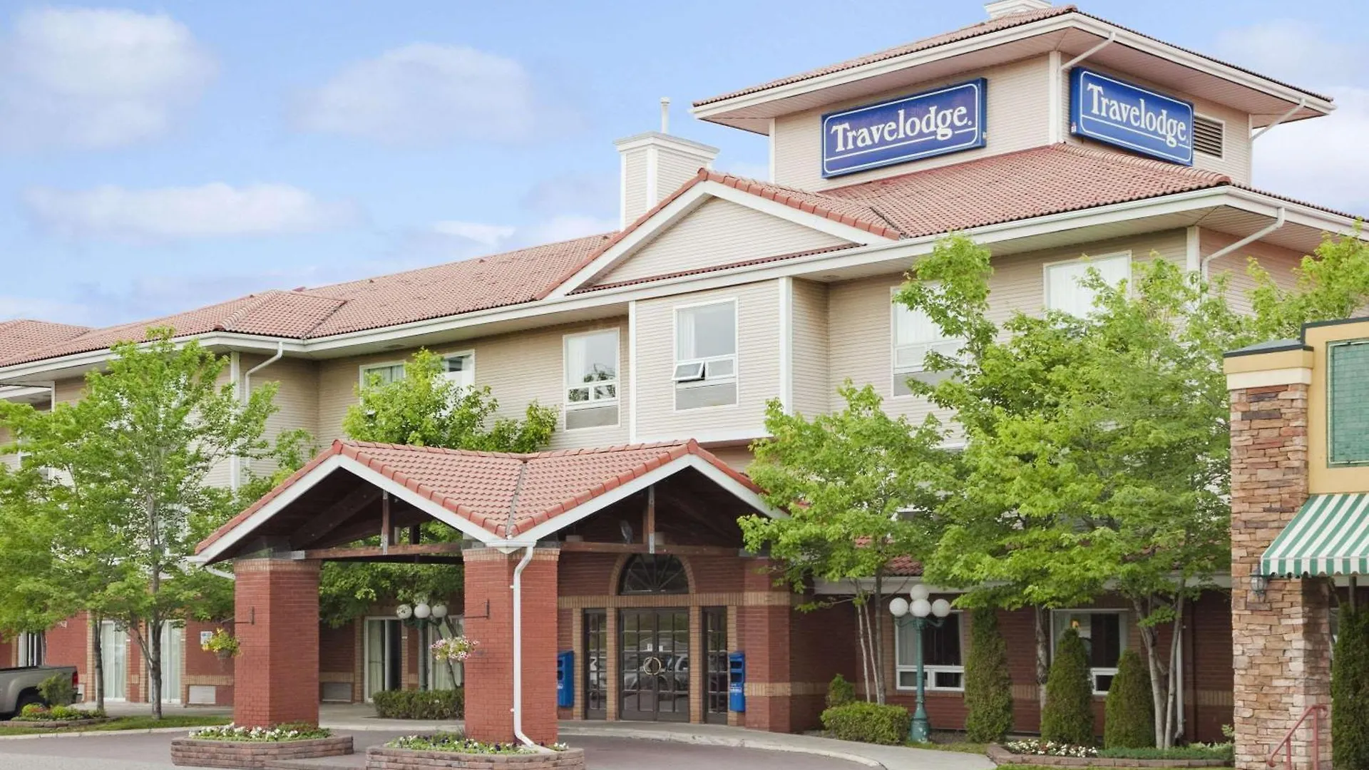 4 Business Hotels Close to Rocks Athletics in Sudbury