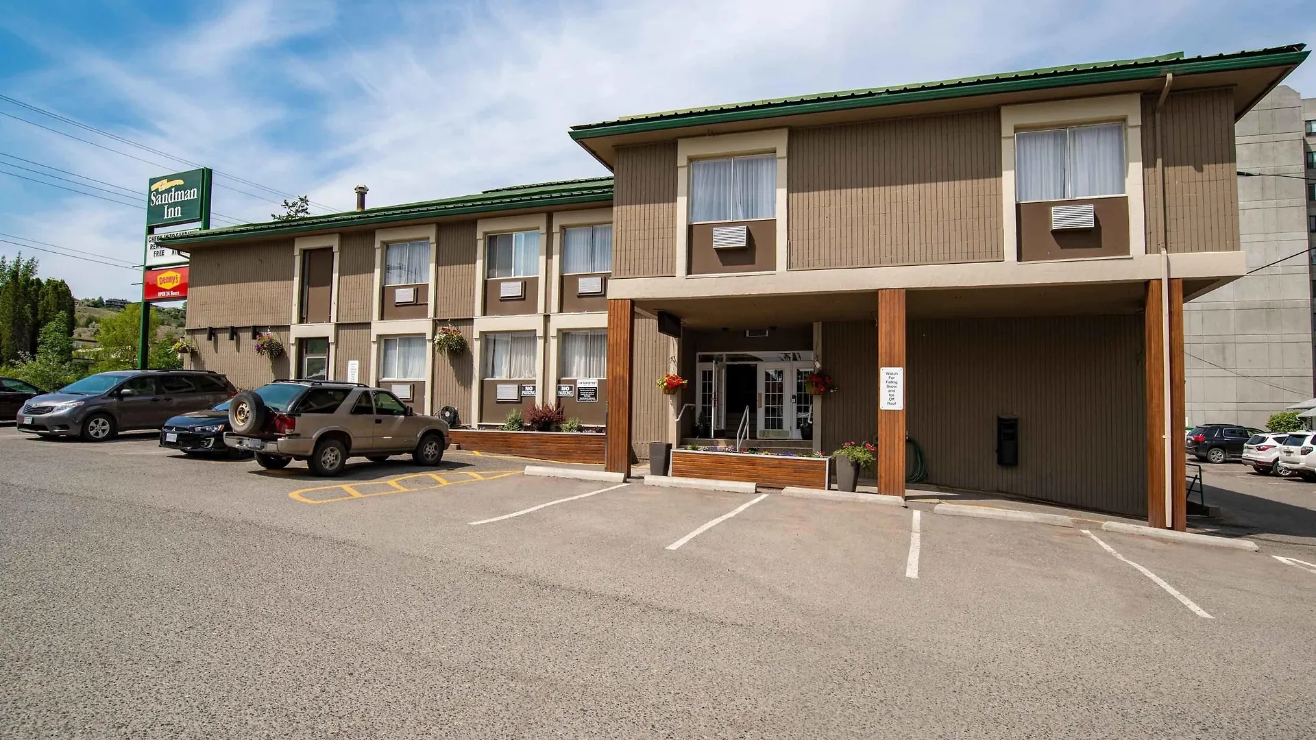 2 Smart 3-Star Hotels Near Brock Arena to Book
