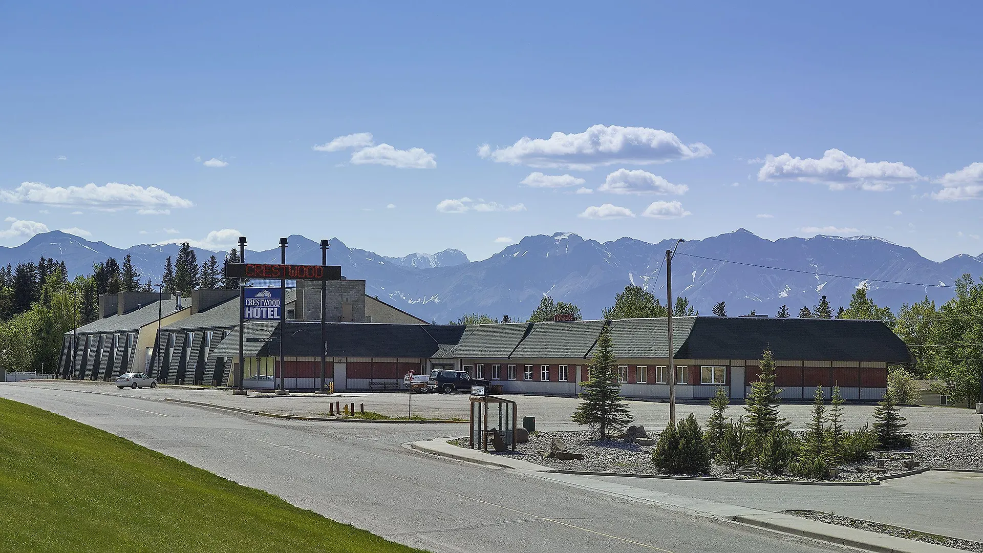 4 Top-Rated 3-Star Hotels Close to Century Bowling Hinton