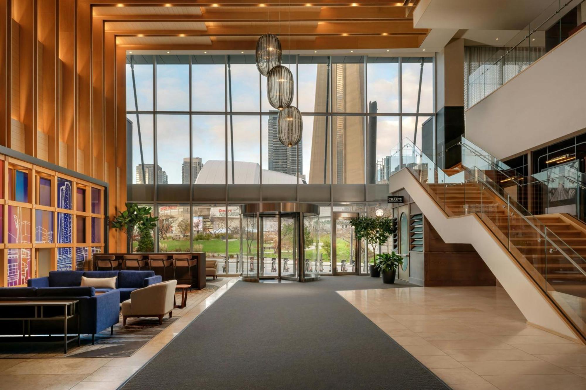15 Smart Central Hotels In Downtown Toronto Worth Booking