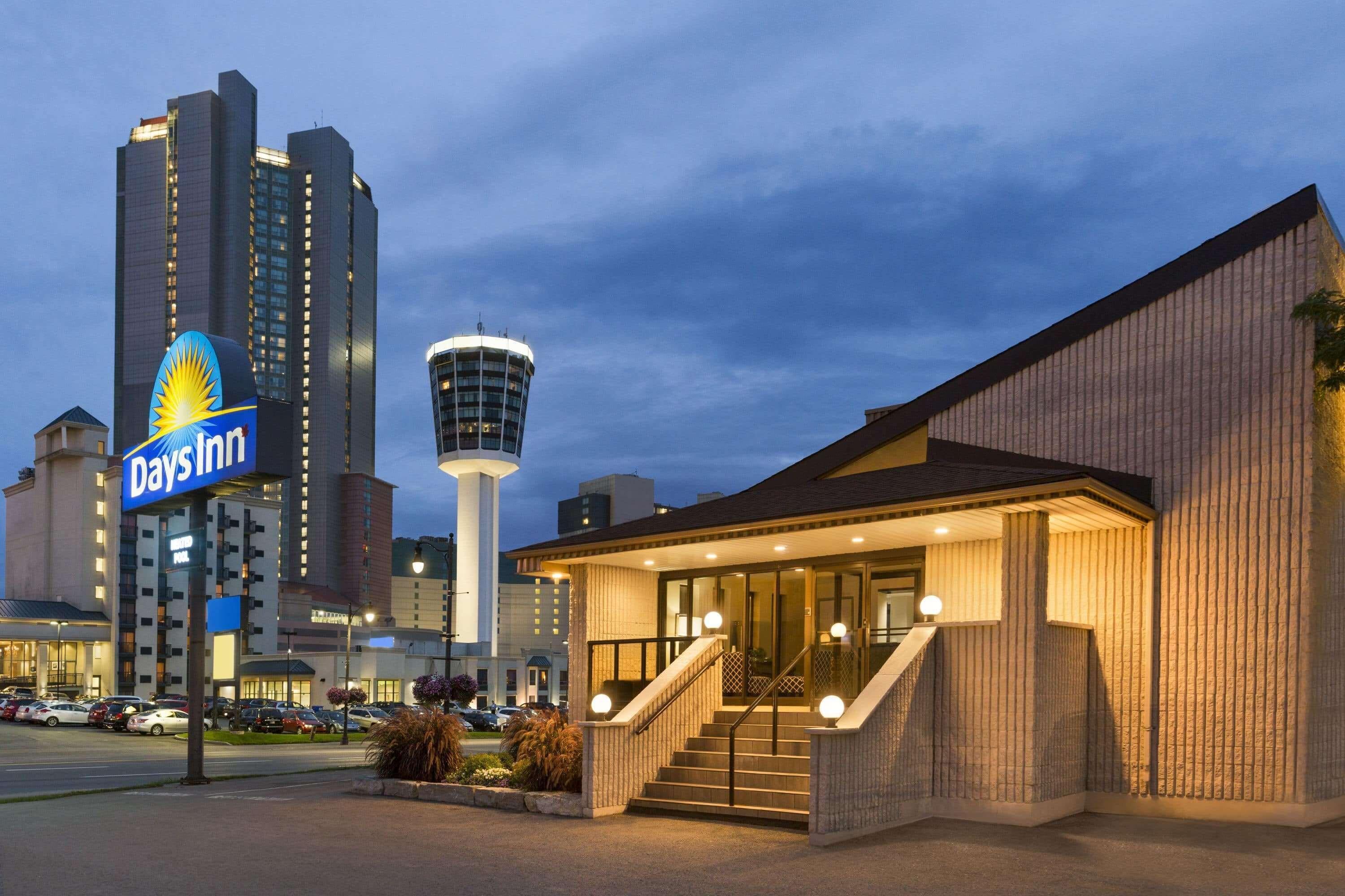 14 Central Hotels in Fallsview That Put You at the Heart of Niagara
