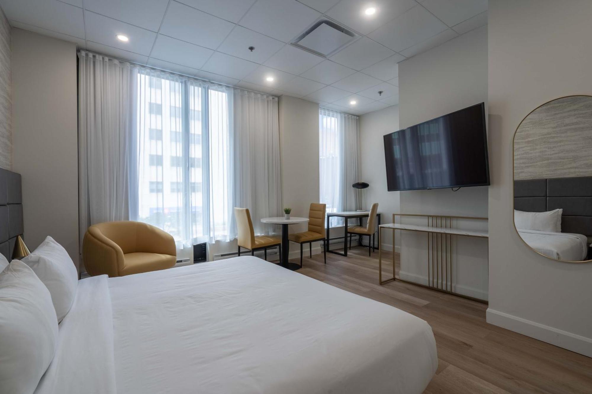 15 Central Montreal Hotels Close to Atwater Market