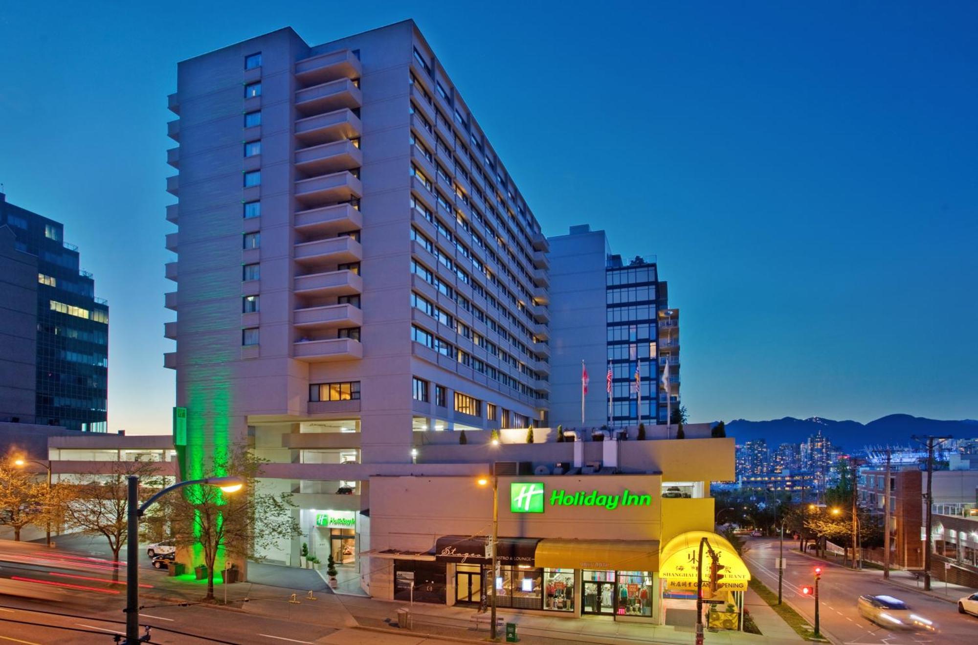 13 Smart Airport Hotels Near Dr. Sun Yat-Sen Garden Worth Booking