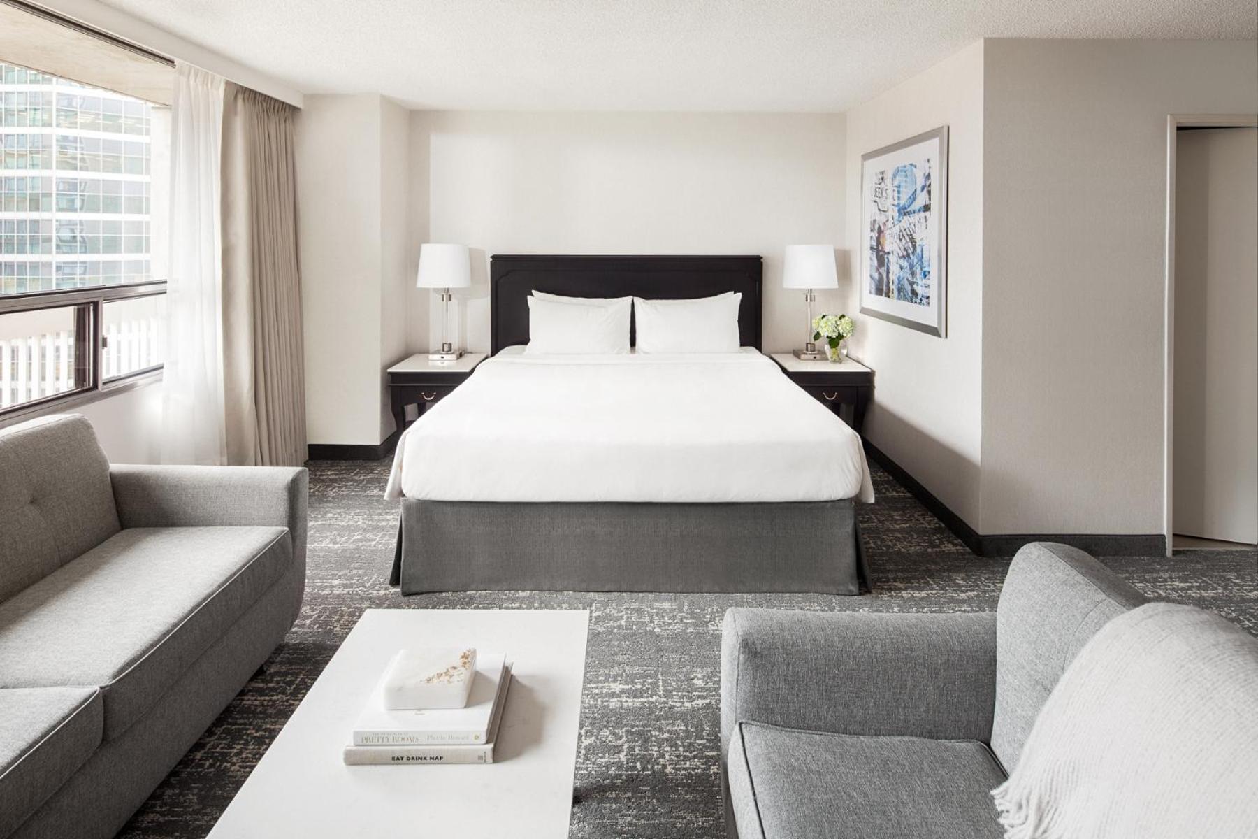 4 Smart Family Hotels Near Casa Loma Worth Booking