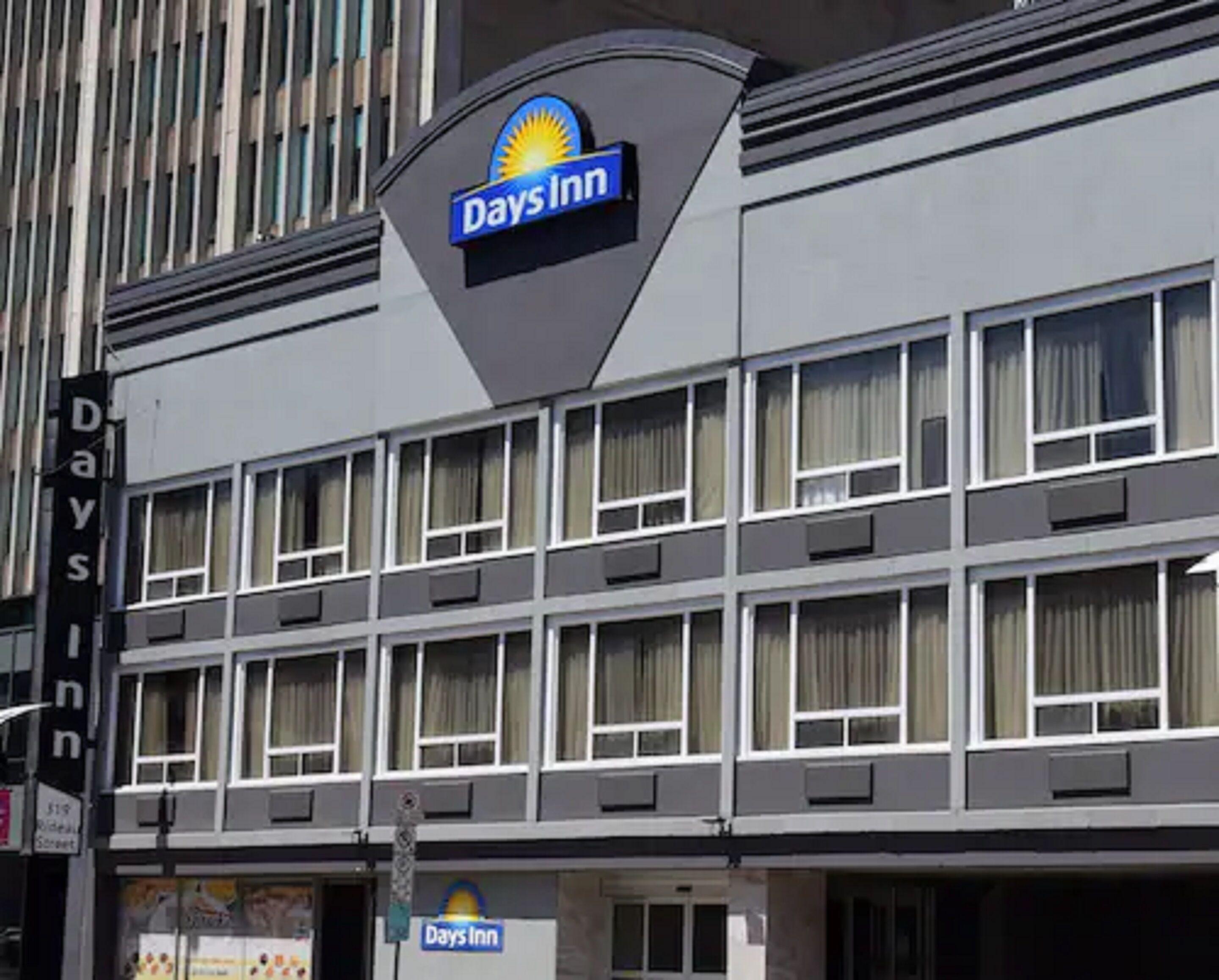 10 Central Ottawa Hotels Near Bytown Museum Worth Booking