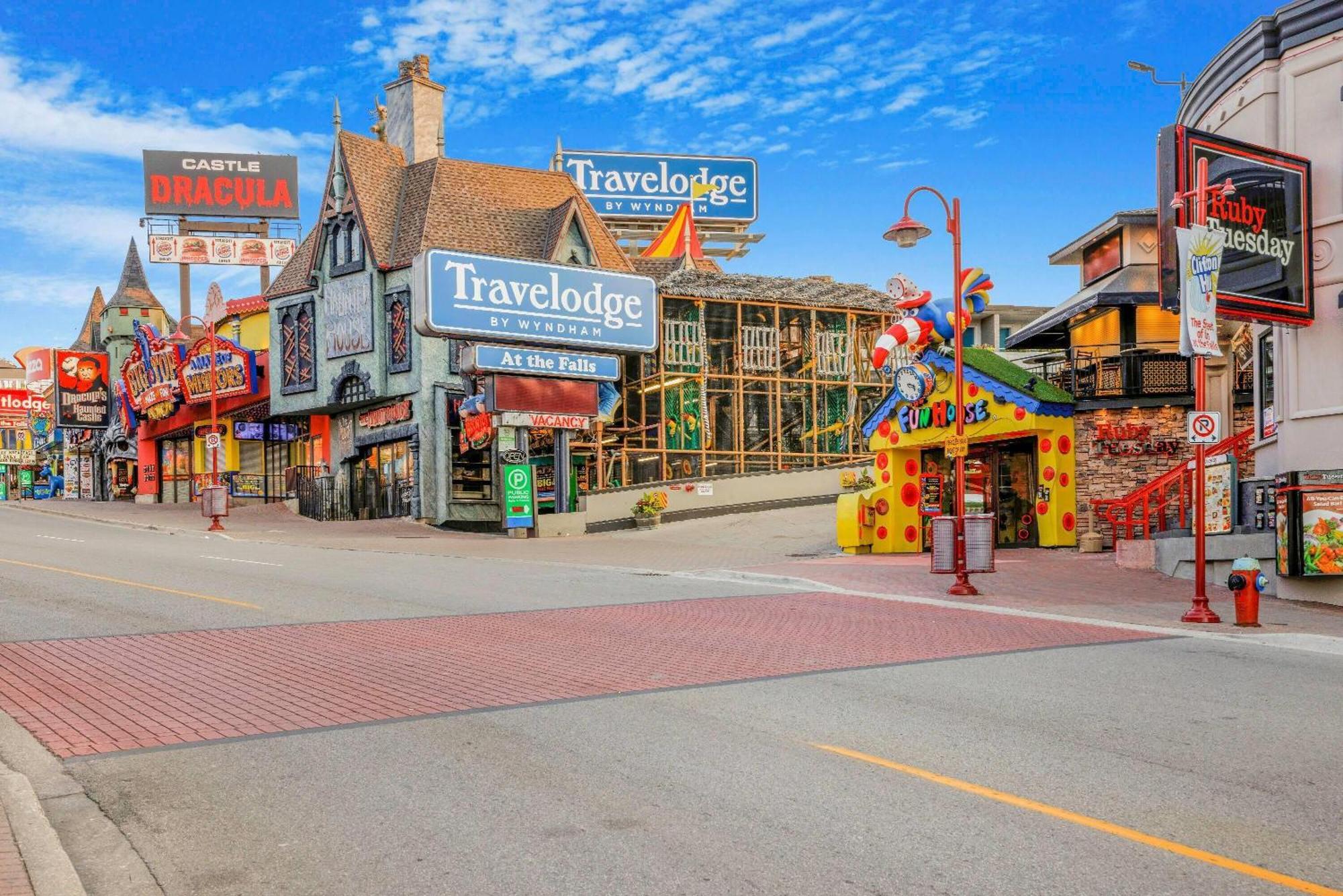 Where to Stay Near Whirlpool State Park: 11 Central Hotels
