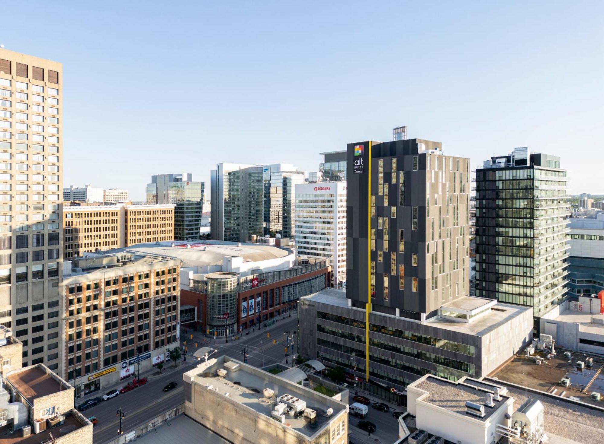 Where to Stay Near Winnipeg City Hall: 15 Best Airport Hotels