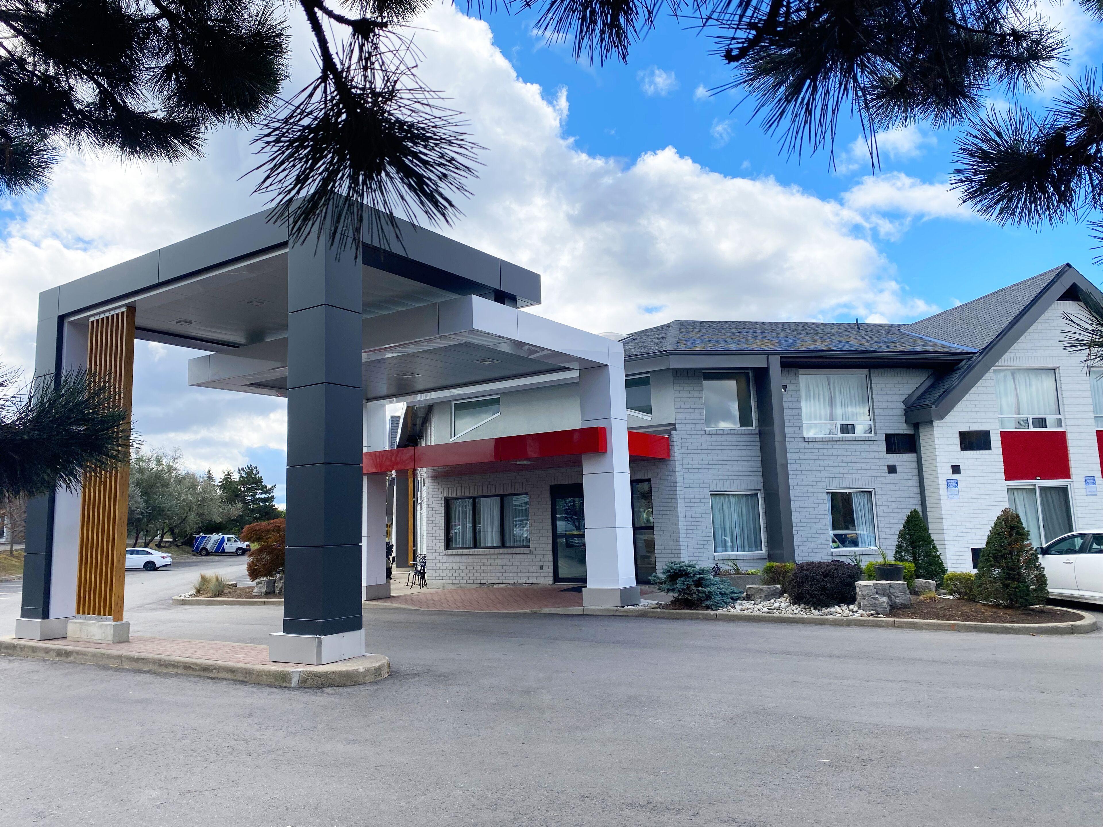 10 Smart Airport Hotels Near Government House Worth Booking