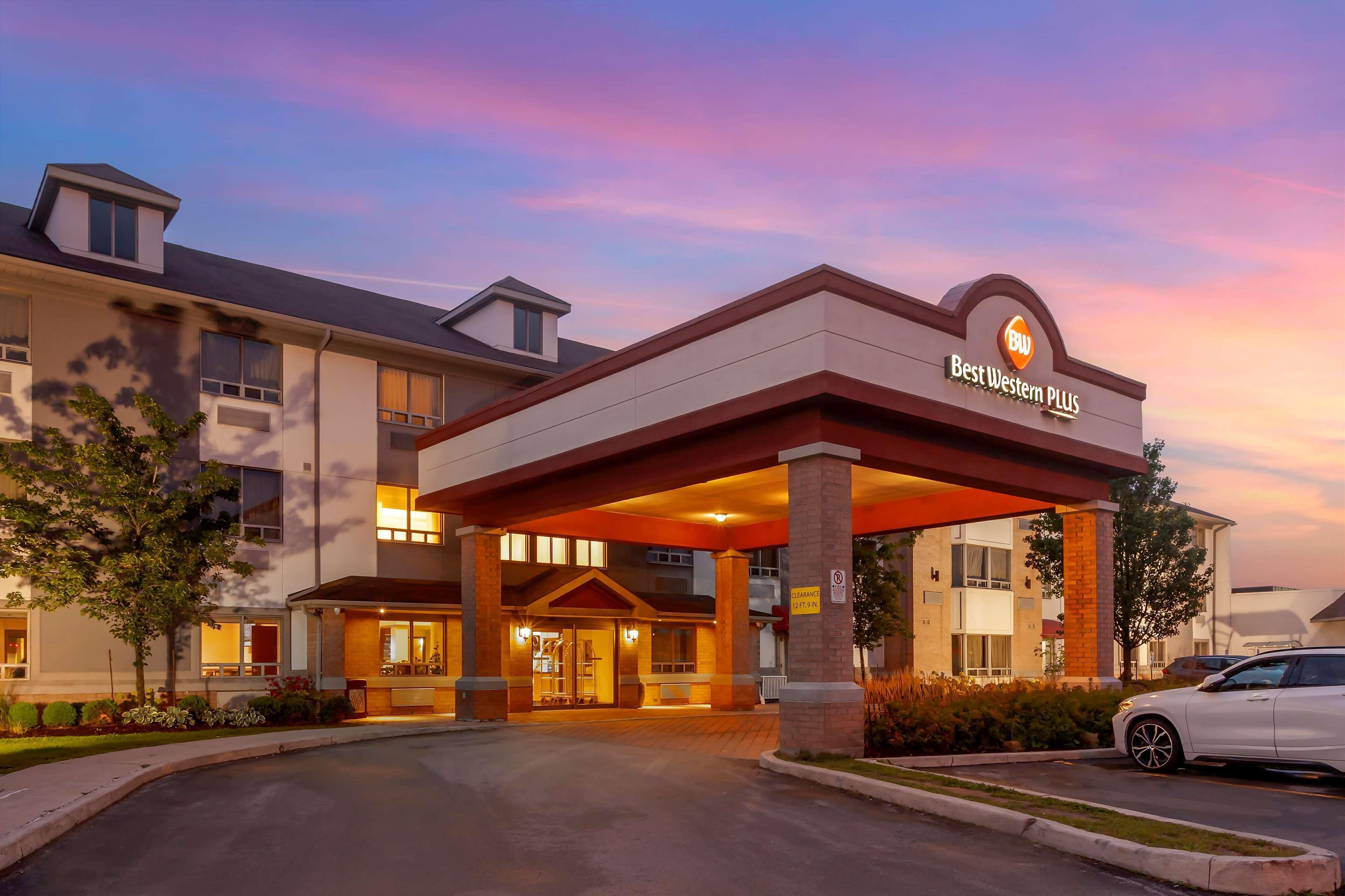9 Design Hotels Near Brant Museum Burlington That Deliver