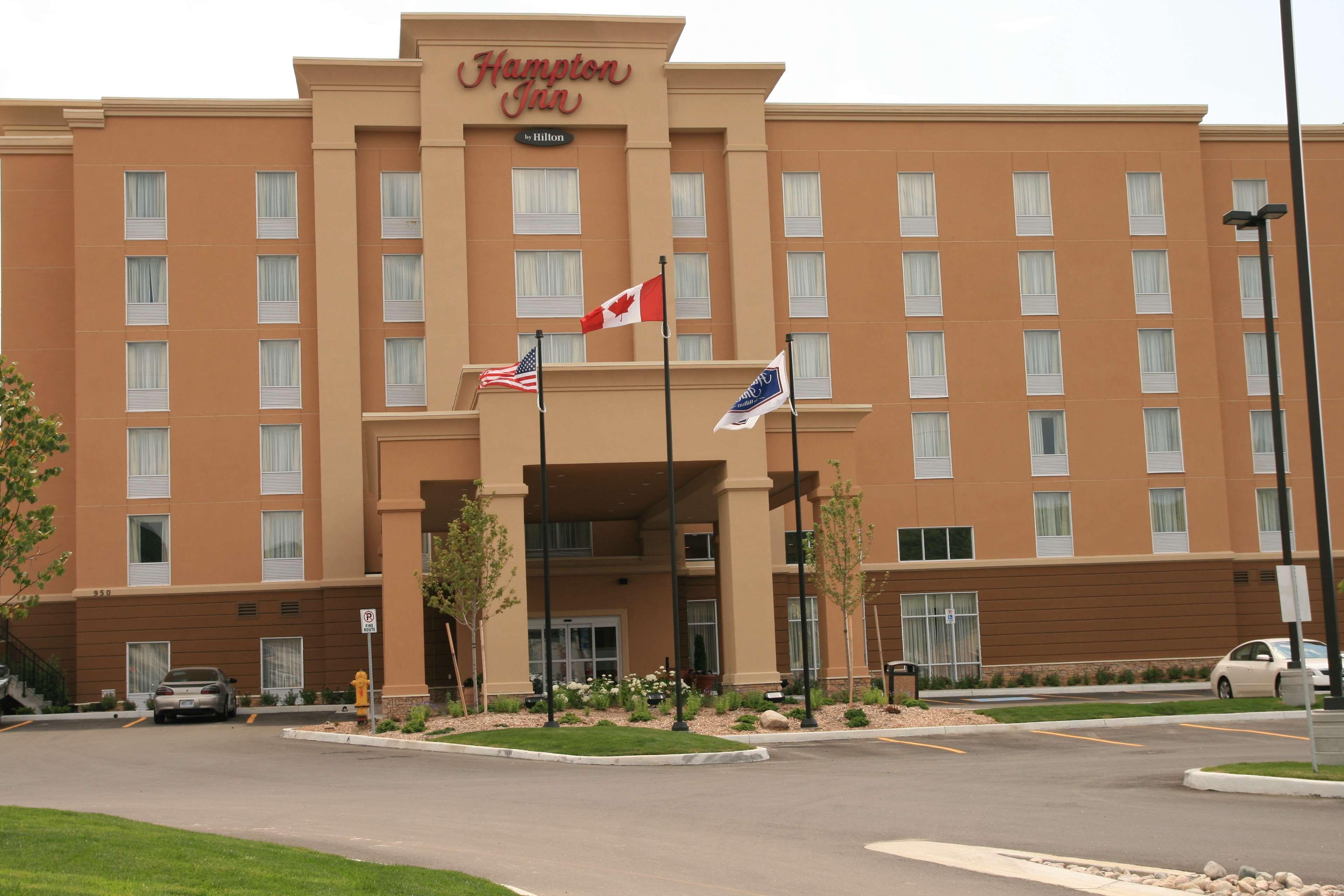 6 Airport Hotels Near Bingo Country That Deliver