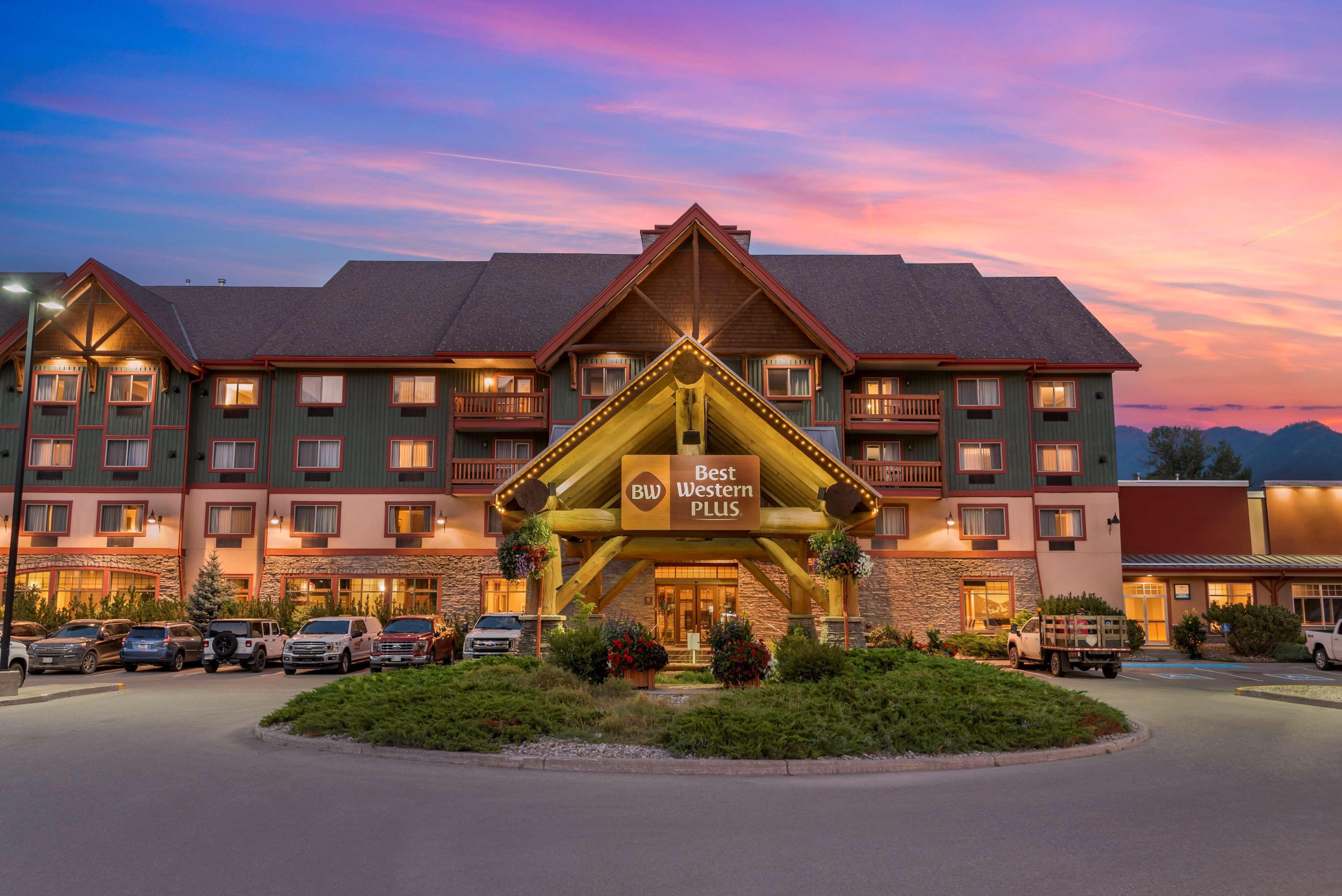 4 Family Hotels Near Boomerang Triple Chair Worth Booking