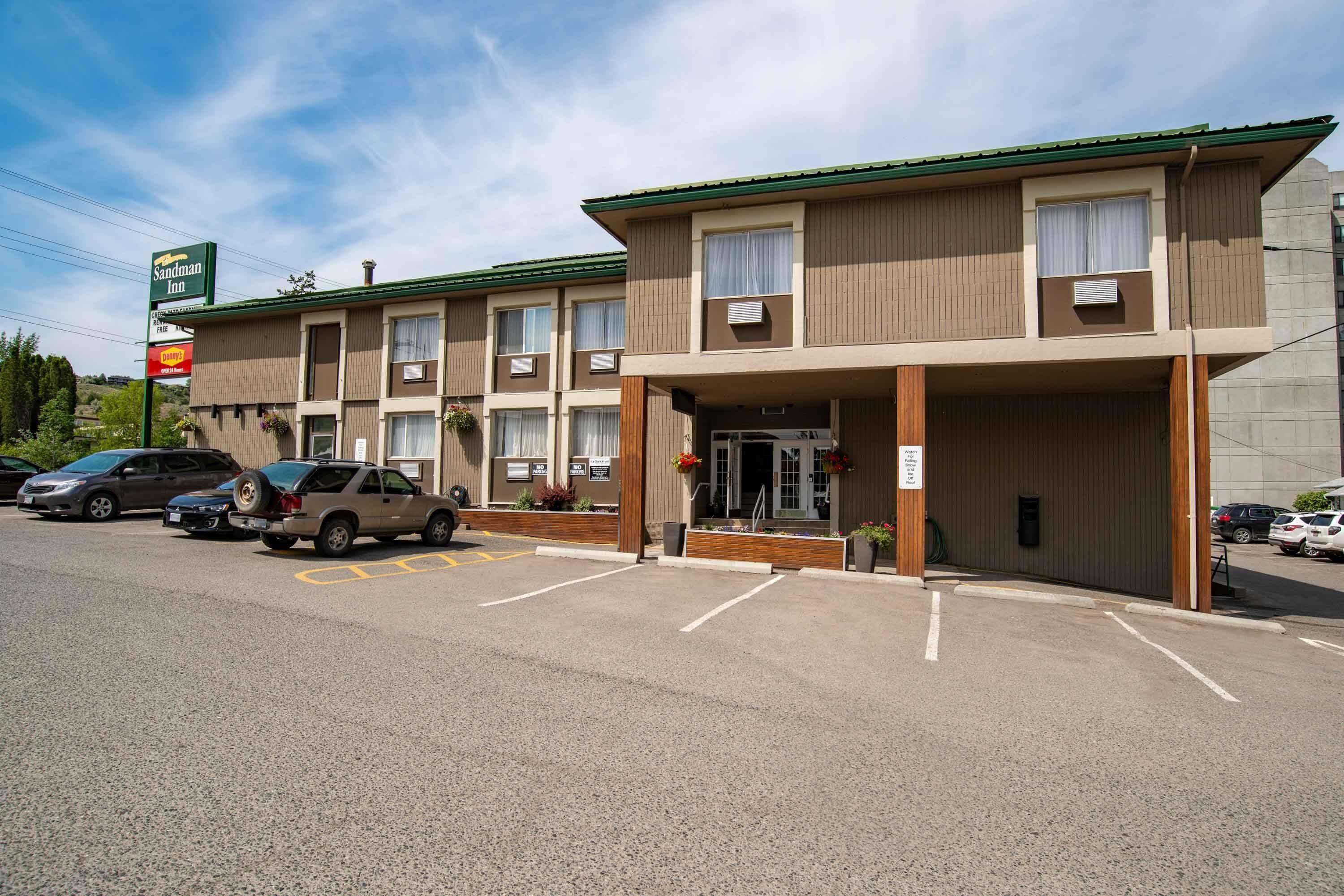 2 Smart 3-Star Hotels Near Brock Arena to Book