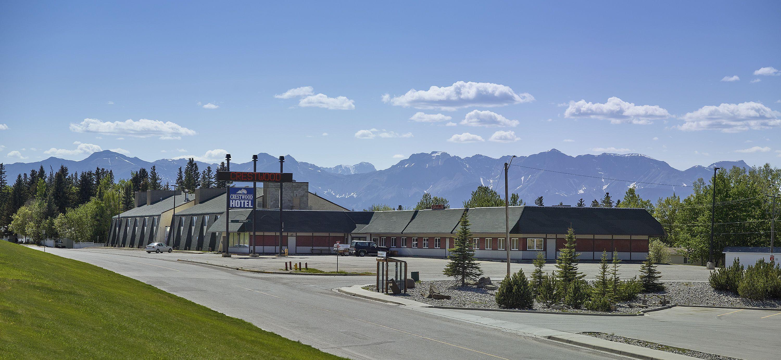 4 Top-Rated 3-Star Hotels Close to Century Bowling Hinton
