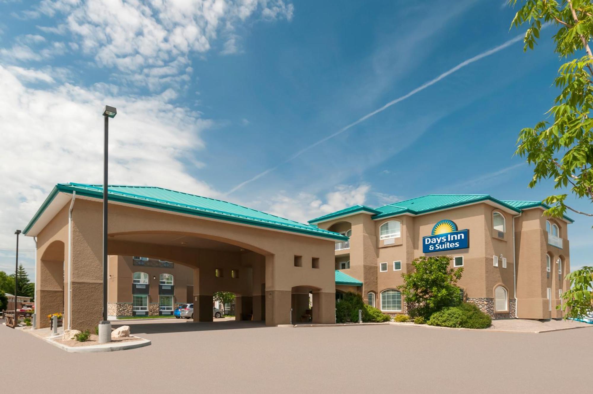 10 Days Inn by Wyndham Hotels in Canada West for Smart Travelers